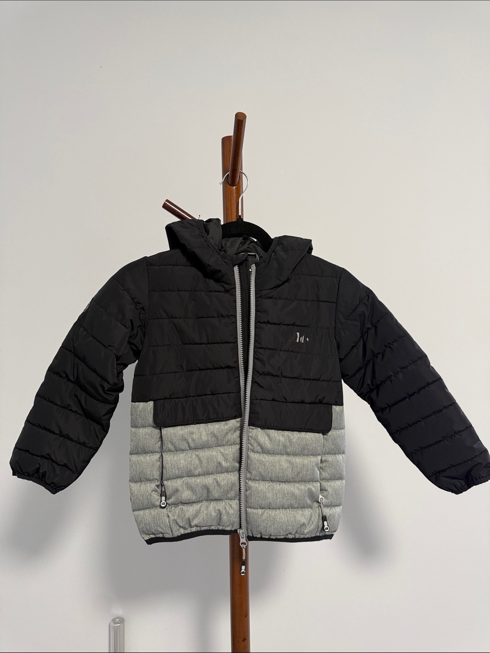 Kids Hooded Colorblock Puffer Jacket - Black & Light Gray
